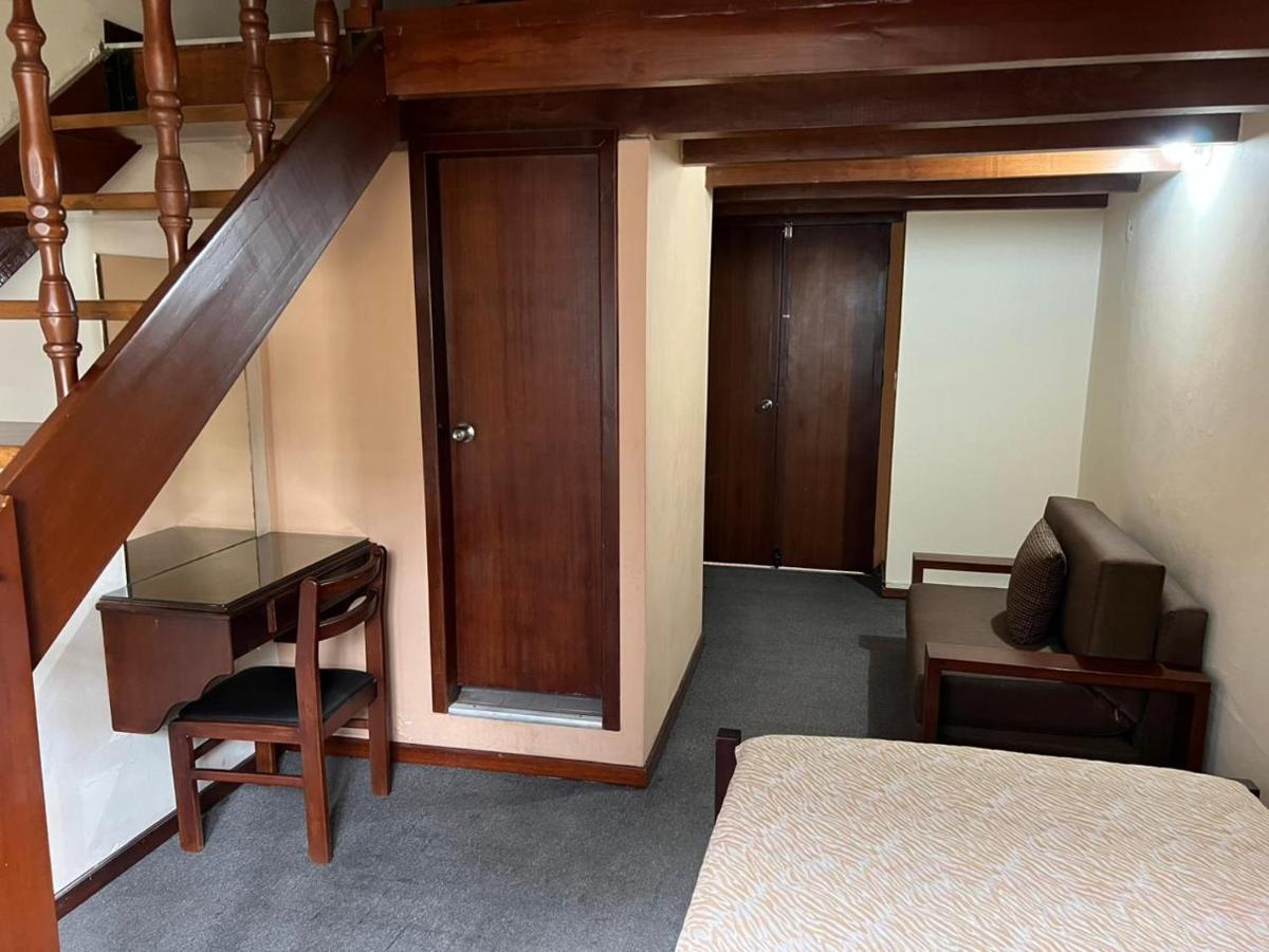 Hostal Victoria Quito Ngoại thất bức ảnh