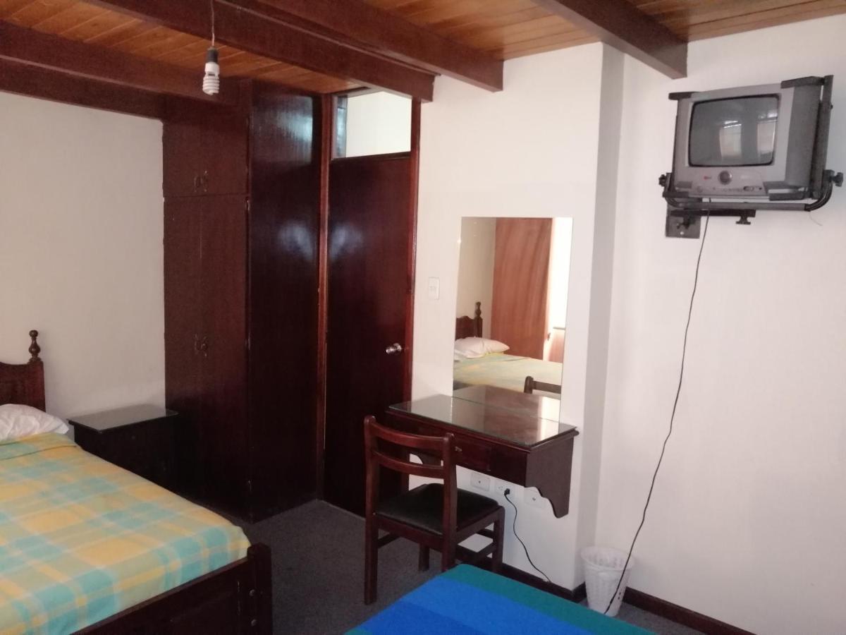 Hostal Victoria Quito Ngoại thất bức ảnh
