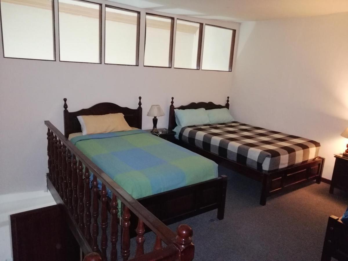 Hostal Victoria Quito Ngoại thất bức ảnh