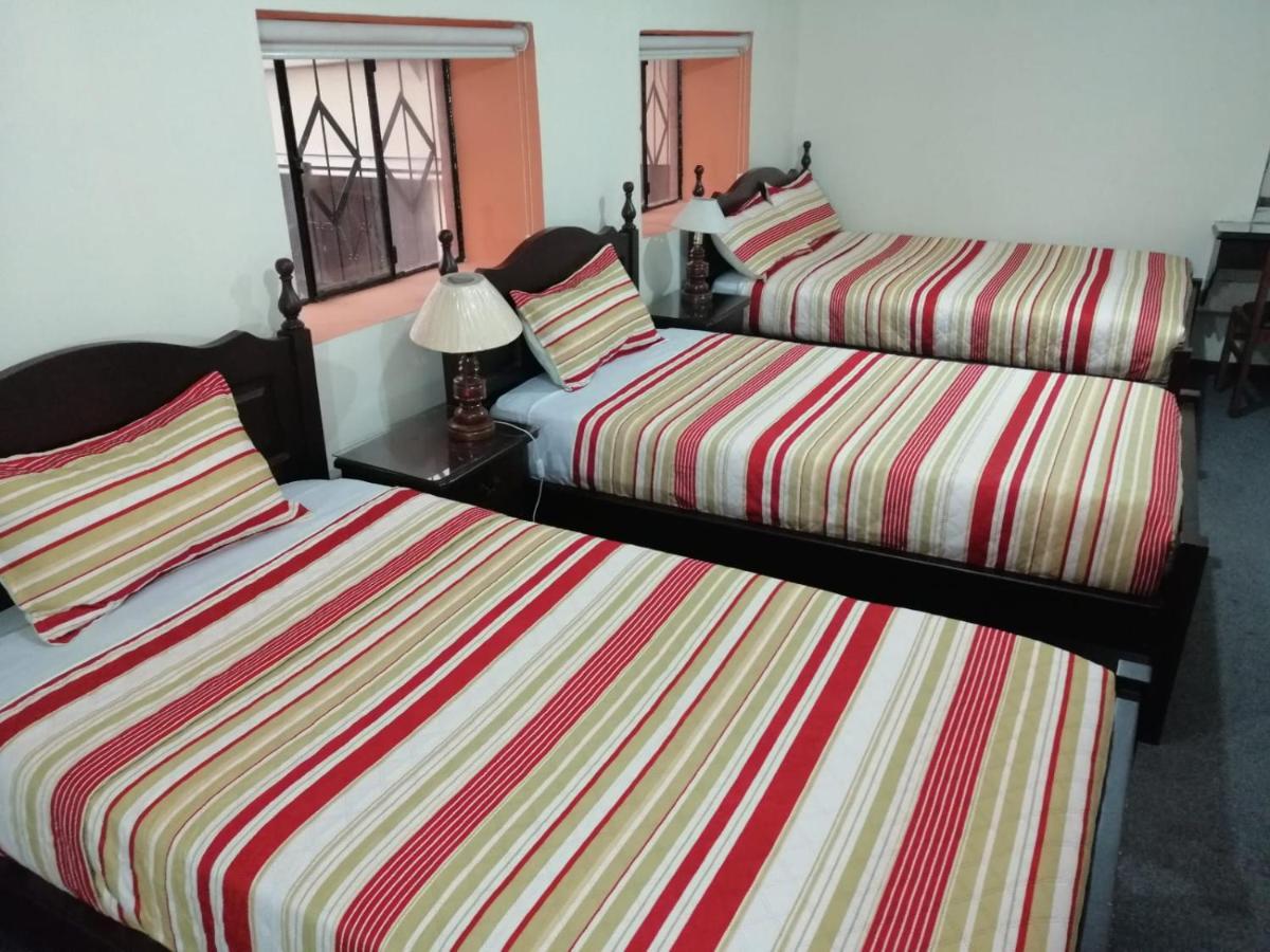 Hostal Victoria Quito Ngoại thất bức ảnh