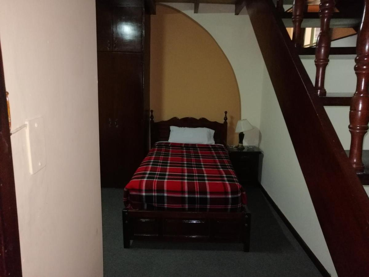 Hostal Victoria Quito Ngoại thất bức ảnh