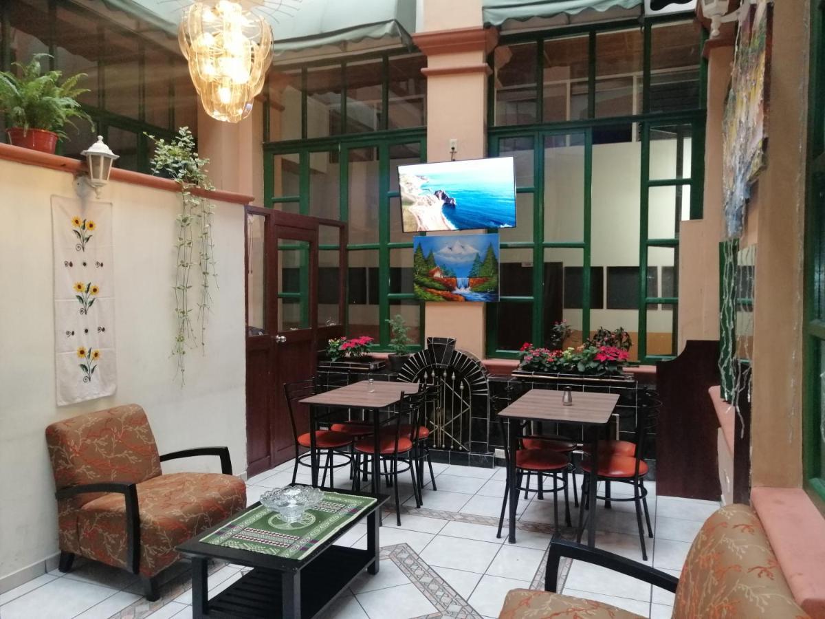 Hostal Victoria Quito Ngoại thất bức ảnh