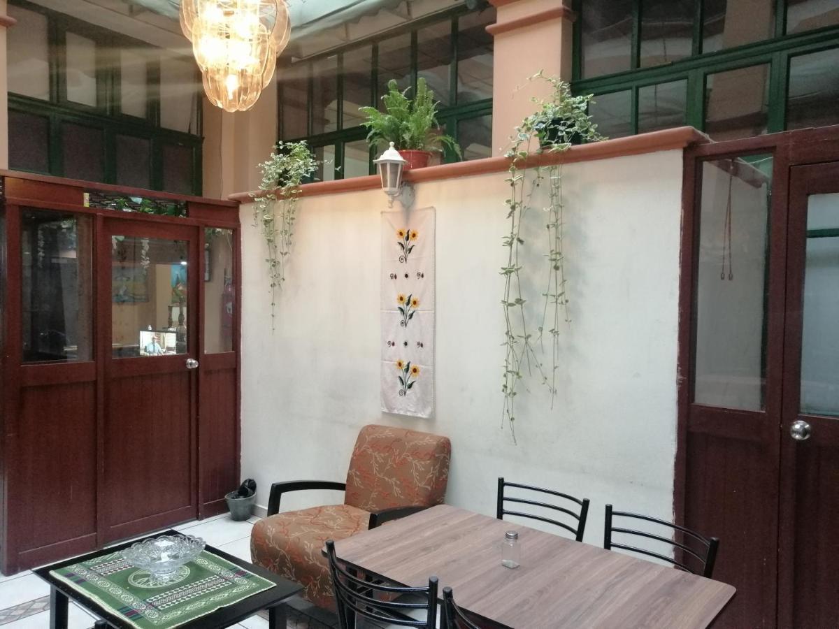 Hostal Victoria Quito Ngoại thất bức ảnh