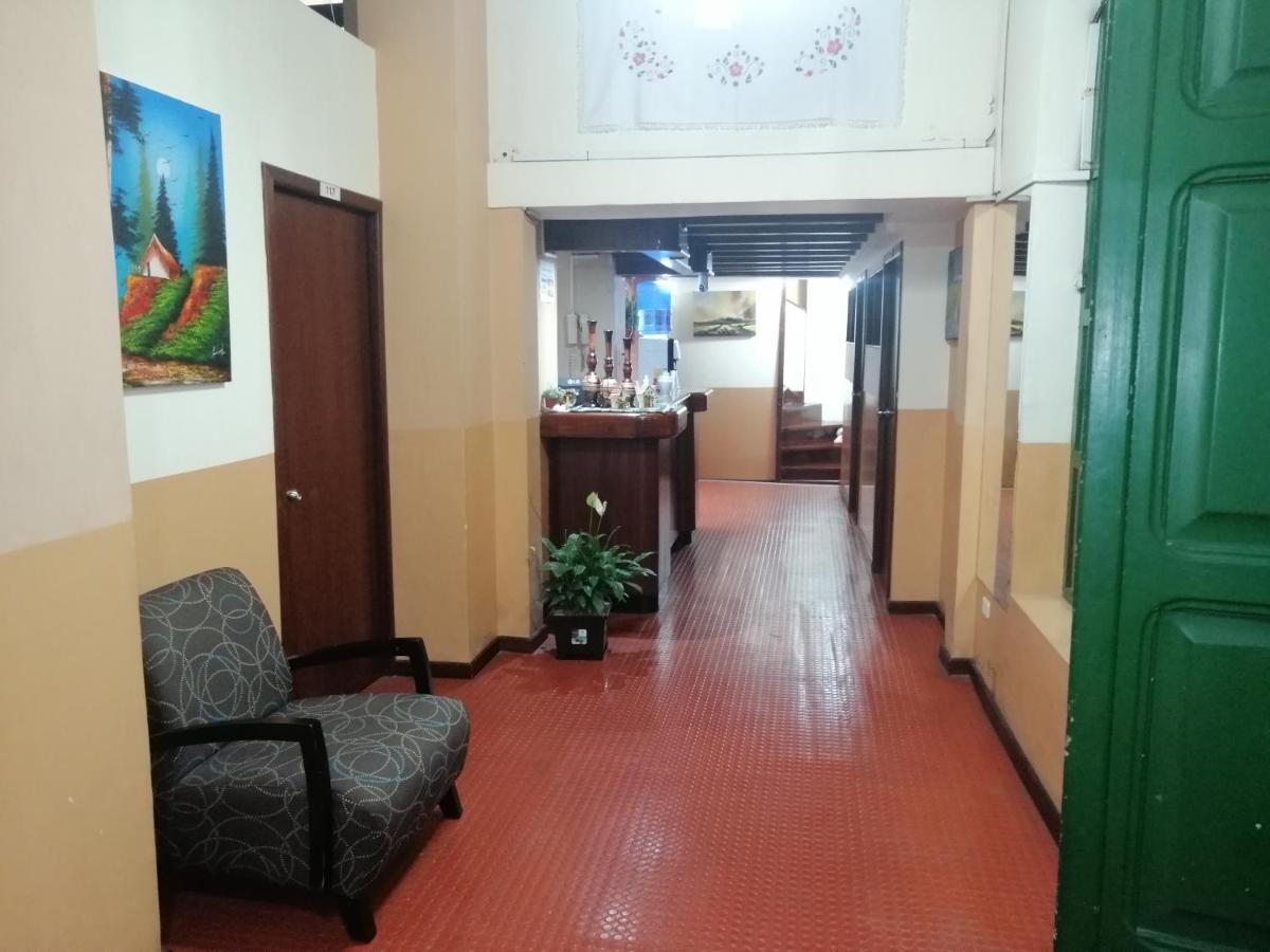 Hostal Victoria Quito Ngoại thất bức ảnh